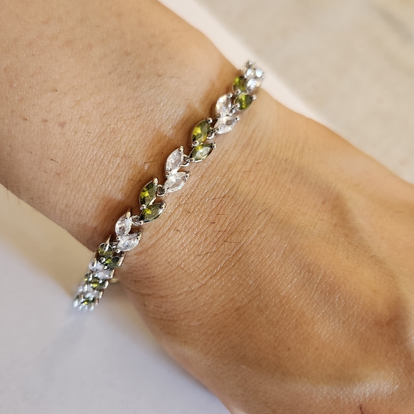 New 925 Silver Marquise Cut Peridot Diamond Bracelet With Extender - Picture 7 of 8